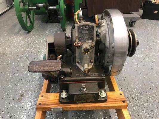 1936 Maytag Model 92 Gas Engine Image