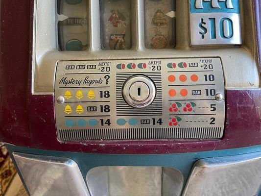 1940's Mills High Top 777 5 Cent Slot Machine Image