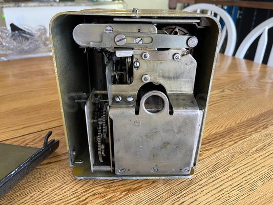 1940's Mills Vest Pocket Slot Machine Trade Stimulator Image