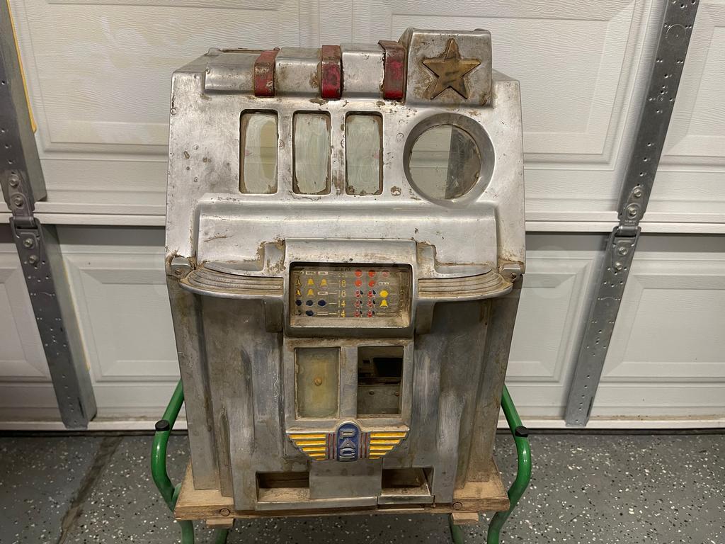 1946 Pace Deluxe Bell Slot Machine Empty Case