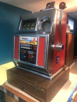 1950's Pace Slot Machine Mechanisms Image