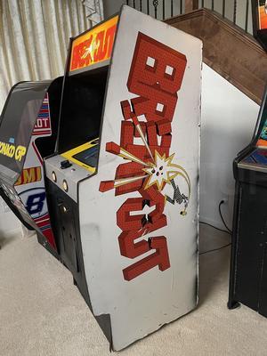 1976 Atari Breakout Upright Arcade Game Image