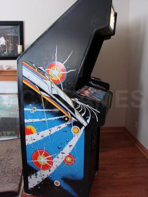 1979 Atari Asteroids Stand Up Arcade Machine Image