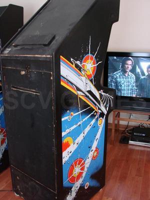 1979 Atari Asteroids Stand Up Arcade Machine Image