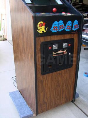 1980 Midway Hangly-Man (Pac-Man) Cabaret Arcade Game Image