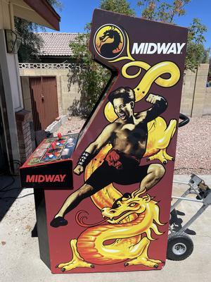 1992 Midway Mortal Kombat Upright Arcade Machine Image