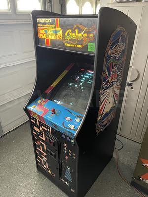 2000 Namco Ms. Pac-Man/Galaga - Class Of 1981 Upright Arcade Machine Image