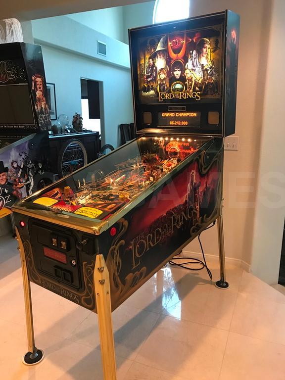 2003 Stern Lord Of The Rings Gold LE Pinball Machine
