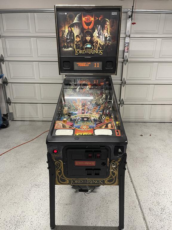 2003 Stern Lord Of The Rings Pinball Machine