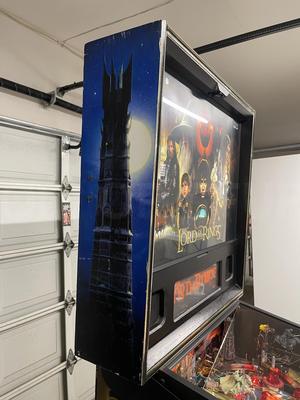 2003 Stern Lord Of The Rings Pinball Machine Image