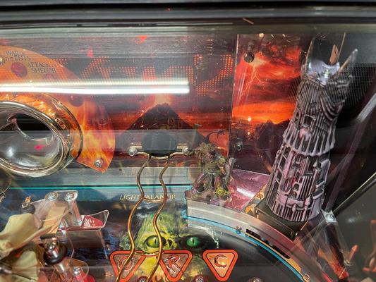 2003 Stern Lord Of The Rings Pinball Machine Image