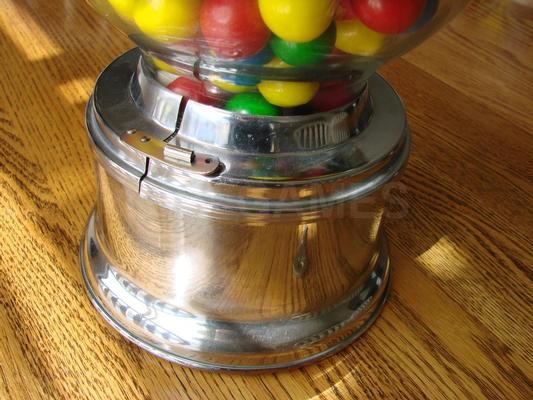 Ford Gumball Machine 10 cents with Glass Globe Image