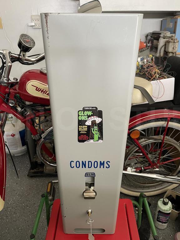 Single Dispense Condom Vending Machine